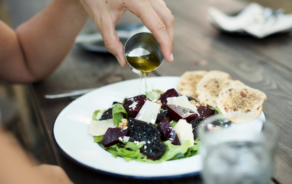 Why do Italians and Greeks live longer? The secret of the Mediterranean diet
