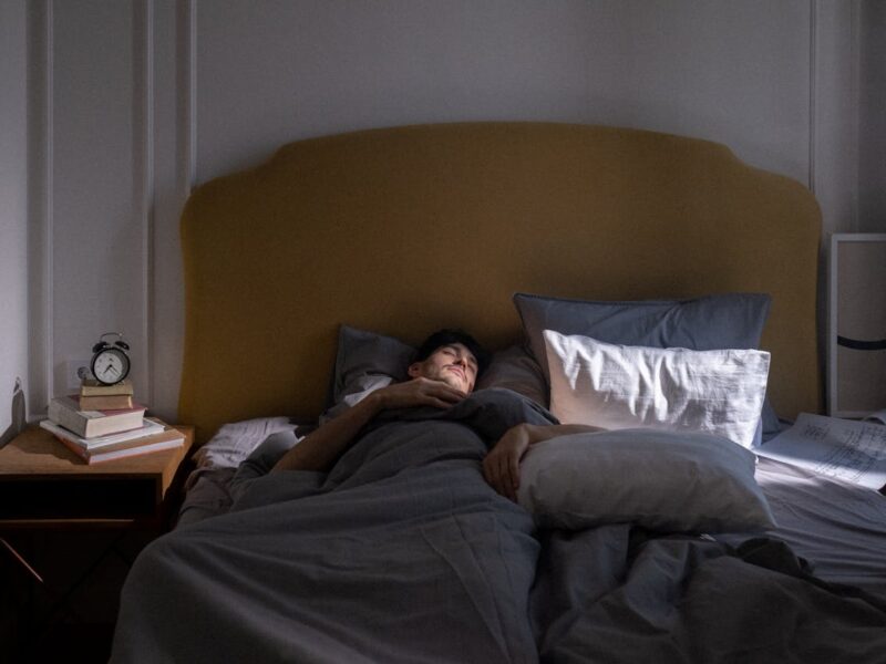 Philips Wake-Up Light – alarm clock simulating natural sunrise